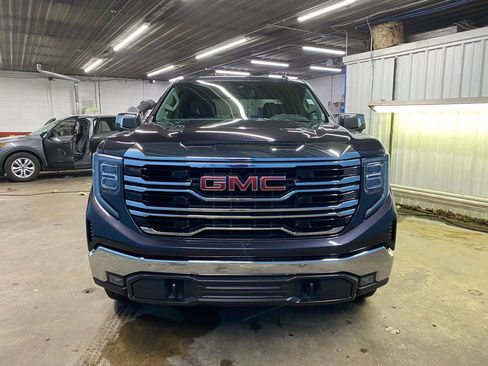 Used 2022 GMC Sierra 1500 SLT w/ SLT Convenience Package image 4