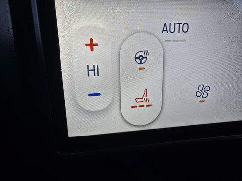 Used 2024 Ford Edge Titanium image 19