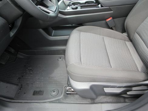 New 2026 Chevrolet Equinox LT w/ LPO, Floor Liner Package FWD image 19