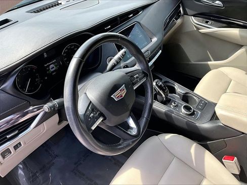 Used 2023 Cadillac XT4 Luxury FWD image 14