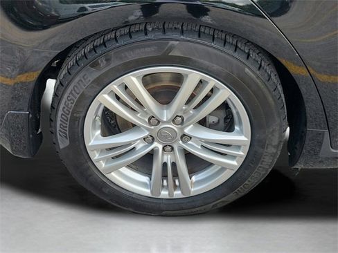 Used 2015 INFINITI Q40 w/ Moonroof Package image 5