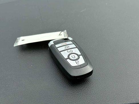Used 2023 Ford Explorer Limited AWD/4WD image 29