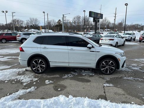 Used 2023 Volkswagen Tiguan SEL R-Line image 4