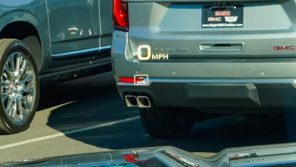 New 2026 GMC Yukon XL AT4 Ultimate AWD/4WD image 19