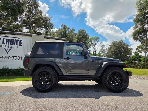 Used 2016 Jeep Wrangler Sport image 7