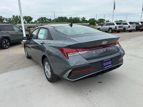 New 2026 Hyundai Elantra SE FWD image 6