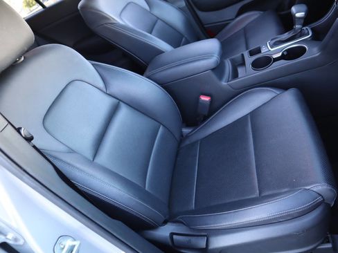 Used 2020 Kia Sportage S image 36