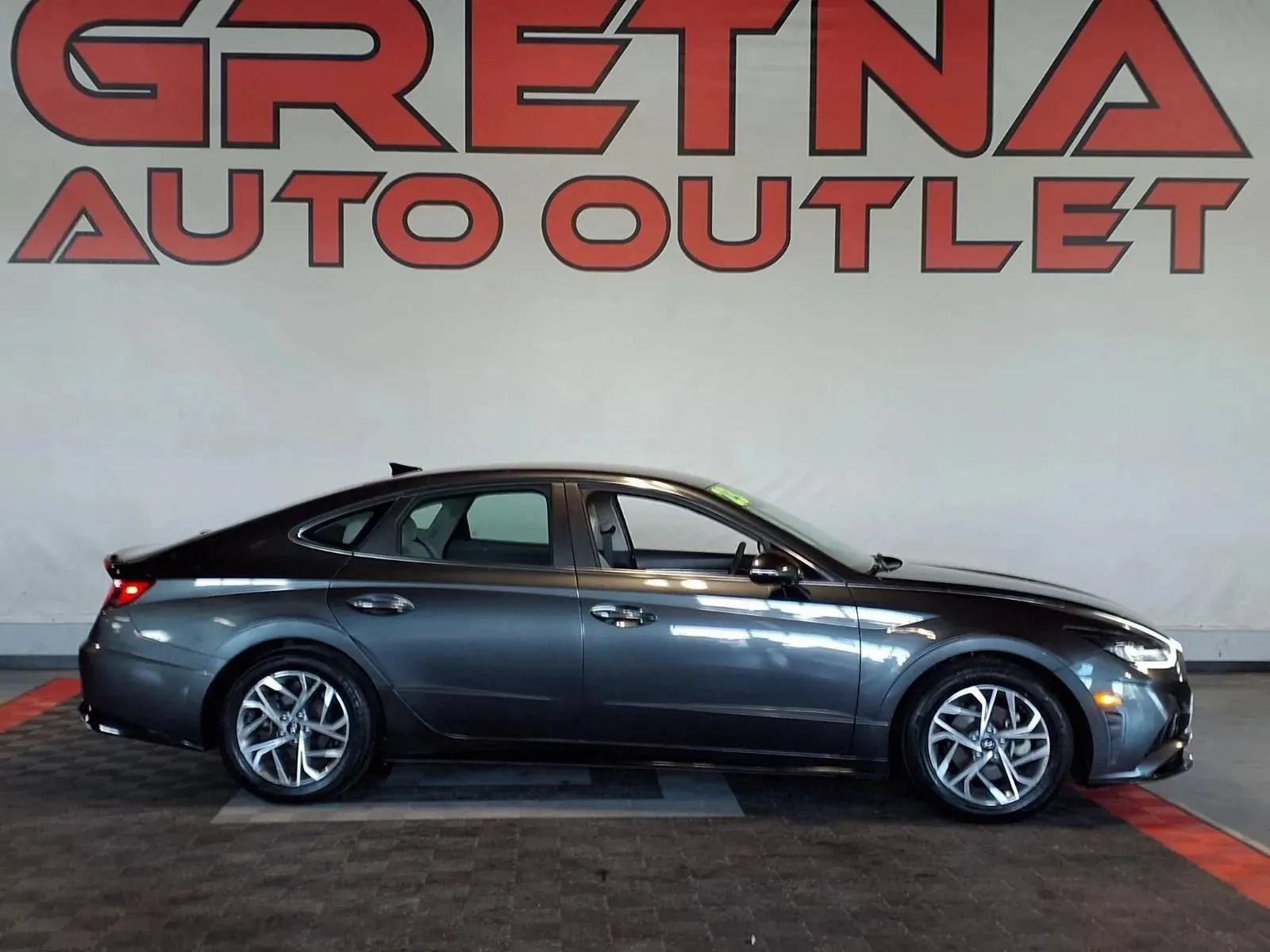 Used 2023 Hyundai Sonata SEL FWD image 1