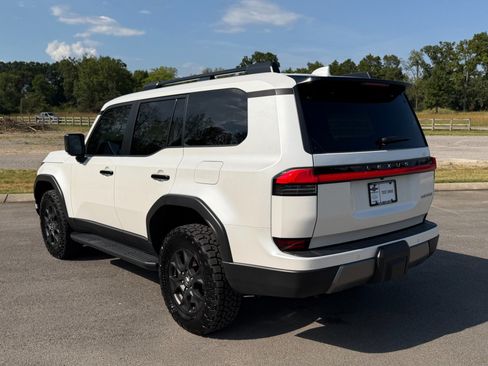 Used 2024 Lexus GX 550 AWD/4WD image 4