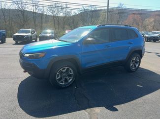 Used 2019 Jeep Cherokee Trailhawk AWD/4WD video 4