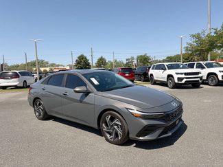 Used 2024 Hyundai Elantra SEL w/ Convenience Package video 1