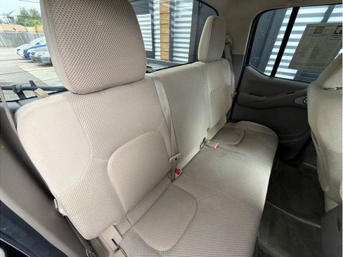 Used 2013 Nissan Frontier SV w/ SV Value Truck Pkg RWD image 20