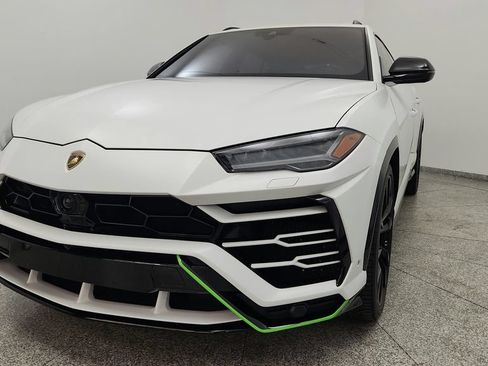 Used 2020 Lamborghini Urus AWD/4WD image 10