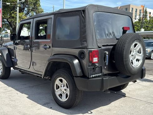 Used 2017 Jeep Wrangler Unlimited Sport w/ Connectivity Group AWD/4WD image 11