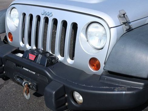 Used 2012 Jeep Wrangler Unlimited Rubicon AWD/4WD image 11