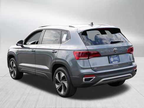 Certified 2023 Volkswagen Taos SE w/ Panoramic Sunroof Package AWD/4WD image 5