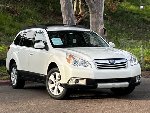 Used 2012 Subaru Outback 2.5i Premium w/ All-Weather Pkg image 1
