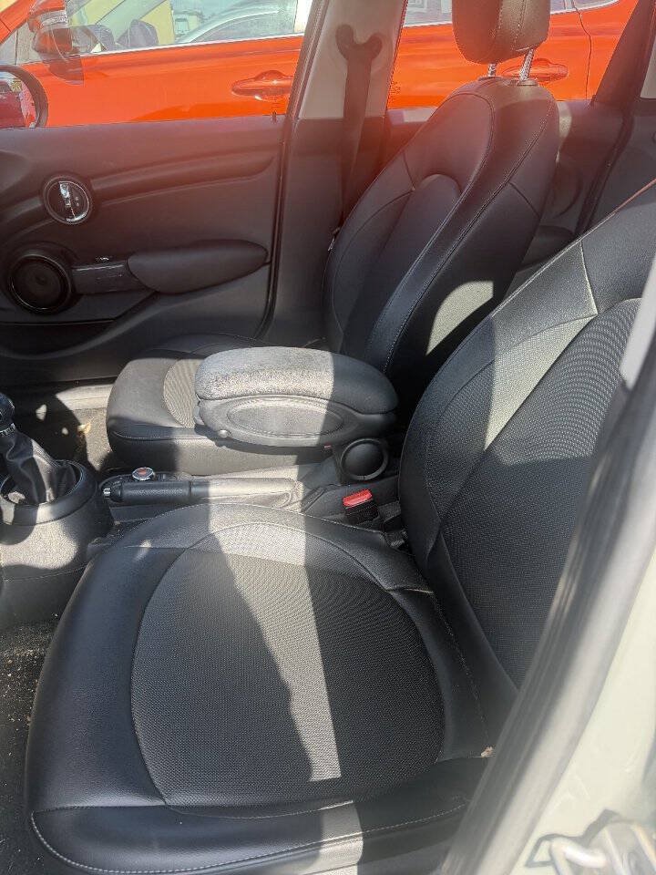 Used 2017 MINI Cooper 4-Door Hardtop FWD image 2
