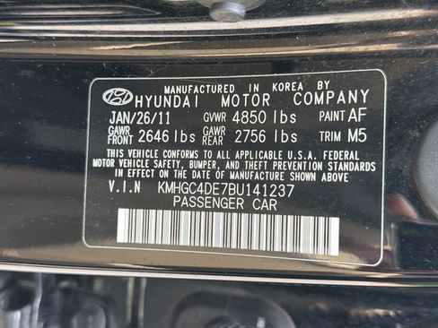 Used 2011 Hyundai Genesis 3.8 RWD image 28