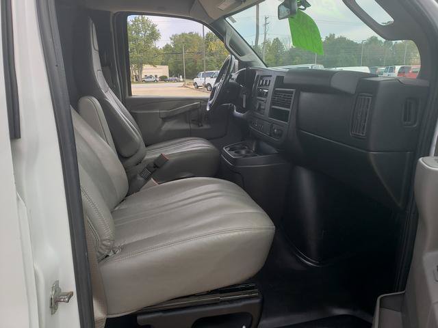 Used 2018 Chevrolet Express 2500 w/ Driver Convenience Package RWD image 13