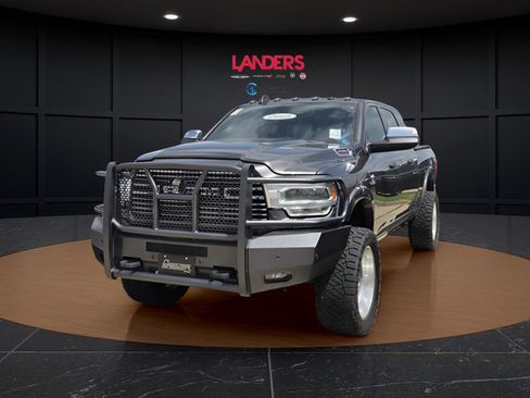 Used 2022 RAM 2500 Laramie AWD/4WD image 1