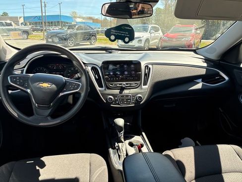 Used 2024 Chevrolet Malibu LT FWD image 12