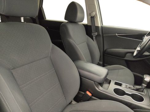 Used 2019 Kia Sorento AWD w/ LX Convenience Package image 21
