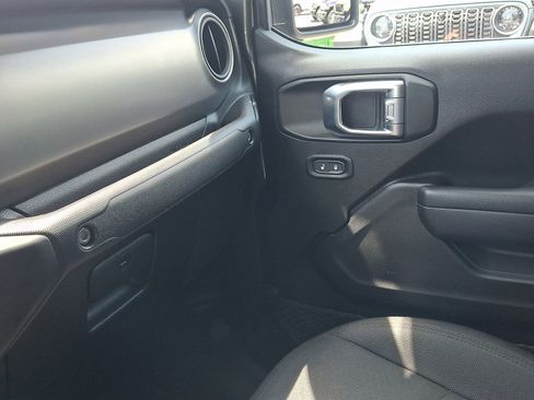Used 2023 Jeep Gladiator Sport AWD/4WD image 31