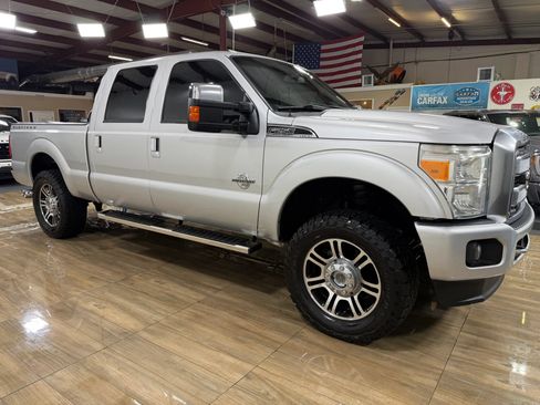 Used 2015 Ford F250 Platinum w/ FX4 Off-Road Package AWD/4WD image 3