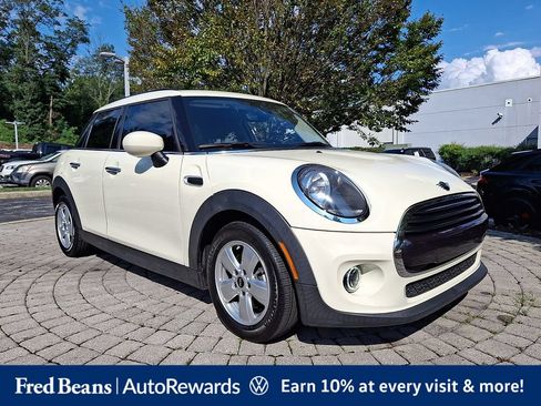 Used 2021 MINI Cooper 4-Door Hardtop w/ Storage Package FWD image 1