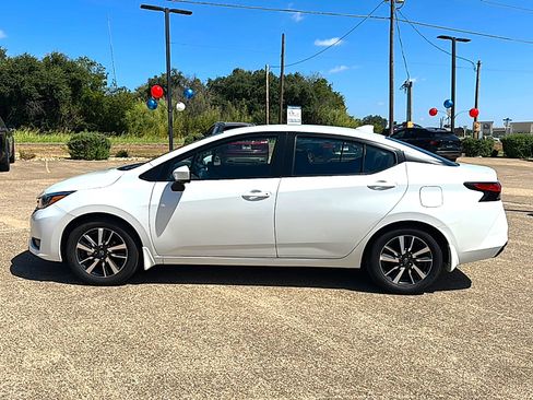 Used 2025 Nissan Versa SV w/ Trunk Package FWD image 5