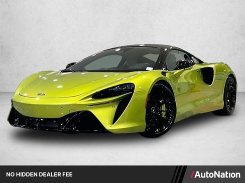 Used 2023 McLaren Artura RWD image 1