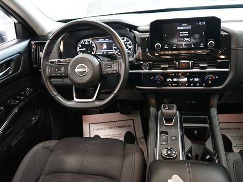 Used 2022 Nissan Pathfinder SV AWD/4WD image 9