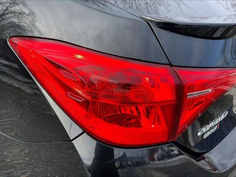 Used 2018 Toyota Corolla SE image 25