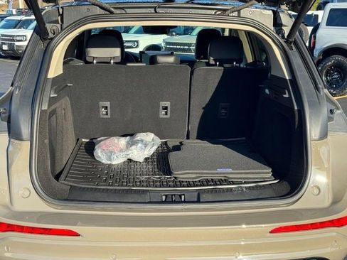 Used 2025 Lincoln Corsair Grand Touring w/ Equipment Group 301A image 4