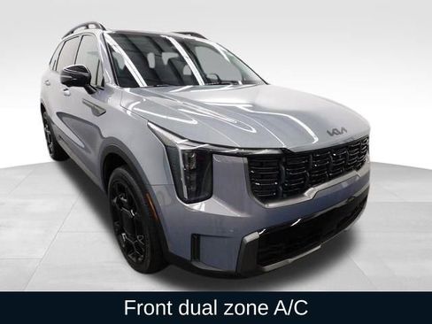 Used 2025 Kia Sorento SX image 2