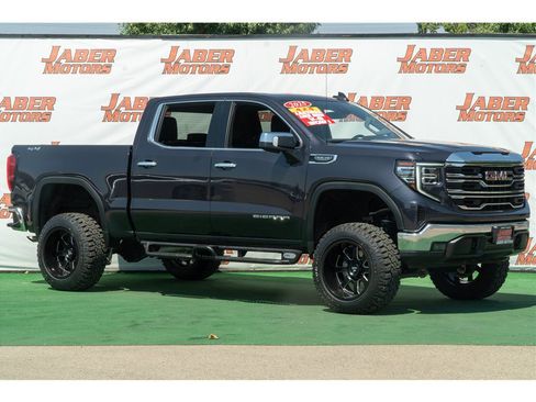 Used 2025 GMC Sierra 1500 SLT AWD/4WD image 1