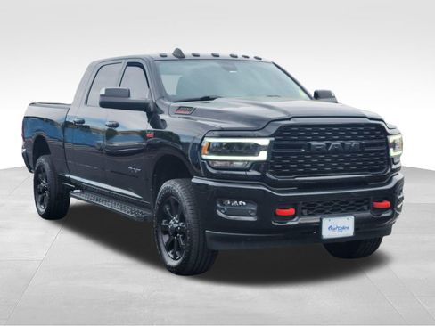 Used 2022 RAM 3500 Big Horn w/ Level C Equiment Group AWD/4WD image 3