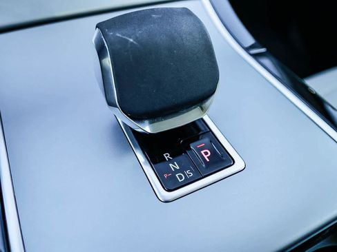 Used 2025 Land Rover Range Rover Evoque S image 24