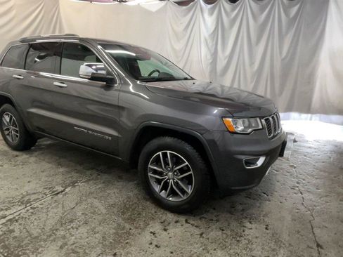 Used 2017 Jeep Grand Cherokee Limited AWD/4WD image 3