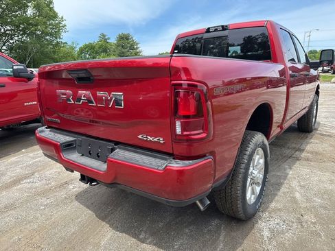 New 2026 RAM 2500 Big Horn AWD/4WD image 5