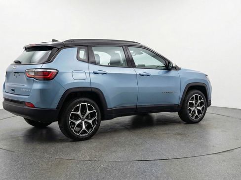 Used 2025 Jeep Compass Limited AWD/4WD image 9
