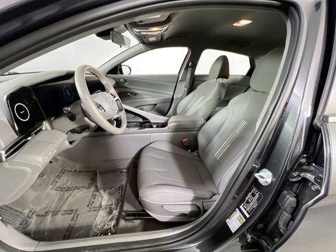 Used 2023 Hyundai Elantra SEL w/ Convenience Package FWD image 21