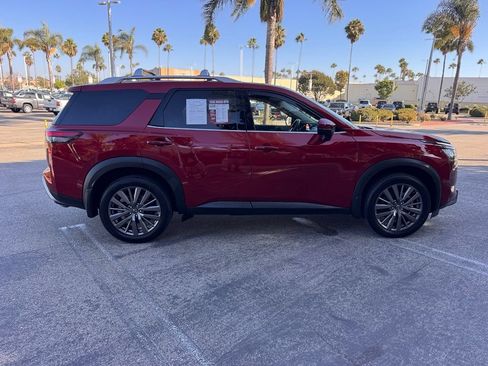 Certified 2024 Nissan Pathfinder SL w/ SL Premium Package FWD image 9