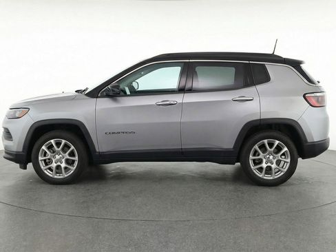 Used 2025 Jeep Compass Limited AWD/4WD image 5