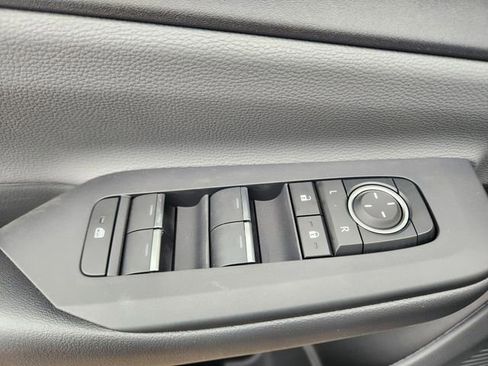 New 2026 Toyota Prius XLE image 13