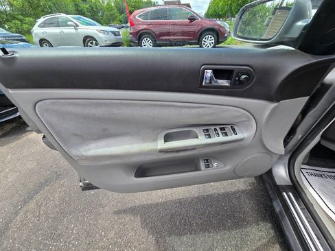 Used 2003 Volkswagen Passat GL image 12