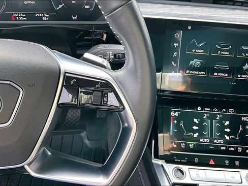 Used 2021 Audi e-tron Premium Plus w/ Premium Plus Package image 17