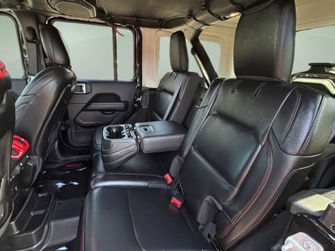 Used 2021 Jeep Wrangler Unlimited Rubicon AWD/4WD image 19