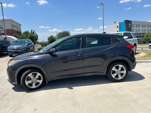 Used 2016 Honda HR-V LX image 6